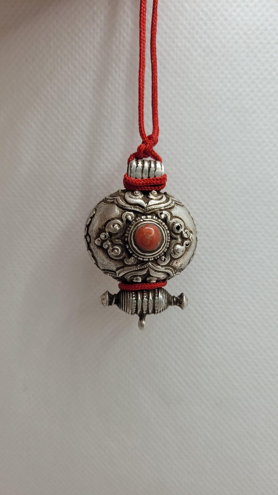 Tibetan Silver Ghau | Vintage jewellery | Tibetan 