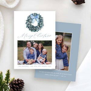 Blauer Kranz Weihnachtskarte SOFORTIGER DOWNLOAD, elegante Weihnachtsfotokarte Nachricht, benutzerdefinierte Vers Frohe Weihnachten druckbare Vorlage, #031CC
