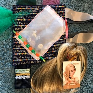 Adulto Sensorial, actividad sensorial, peluquería, actividad capilar, terapia demencia, integración sensorial, búsqueda de botones, bolsa con cordón, correas