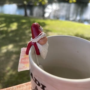 Santa Teacup Friend, tea string holder