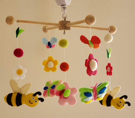 bee cot mobile