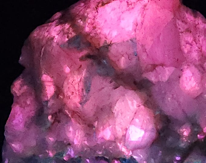 Choice X-Large 3.8lbs SW MW LW Uv Fluorescent + Phosphorescent Calcite Little 38 Mine Terlingua Texas - Ultraviolet Minerals