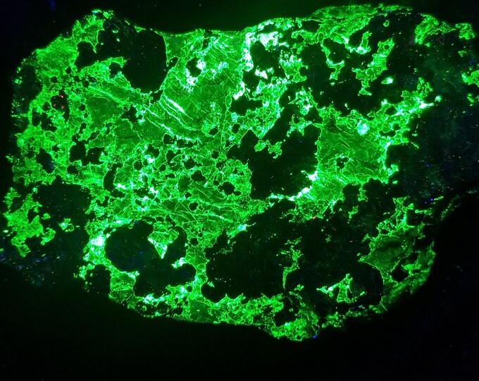 Shortwave SW + Longwave LW Ultraviolet Fluorescent Gemmy Brown Willemite Crystals w/ Franklinite Franklin Mine New Jersey USA Rock Mineral