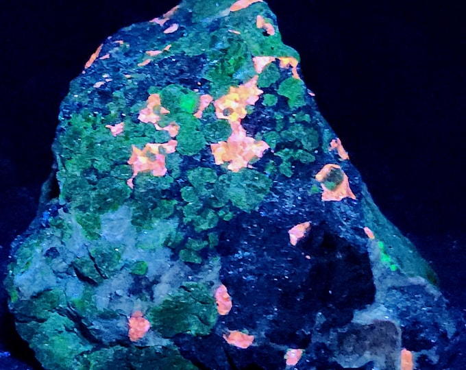 Nice SW Shortwave + LW Longwave Uv Fluorescent + Phosphorescent - Sphalerite, Willemite & Calcite Sterling Hill by Franklin NJ Minerals