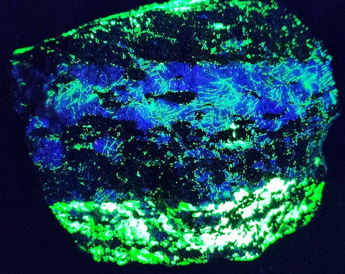 Shortwave SW UV Fluorescent Hardystonite Band in Daylight Green Willemite & Franklinite Ore Franklin New Jersey Rocks Minerals