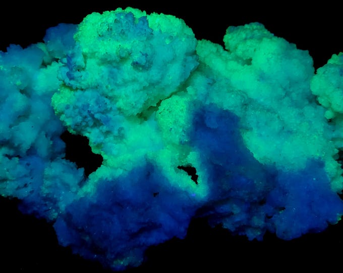 XL 7.8lbs UV Fluorescent Cave Calcite / Aragonite from Potosi, Chihuahua, Mexico - Ultraviolet Minerals