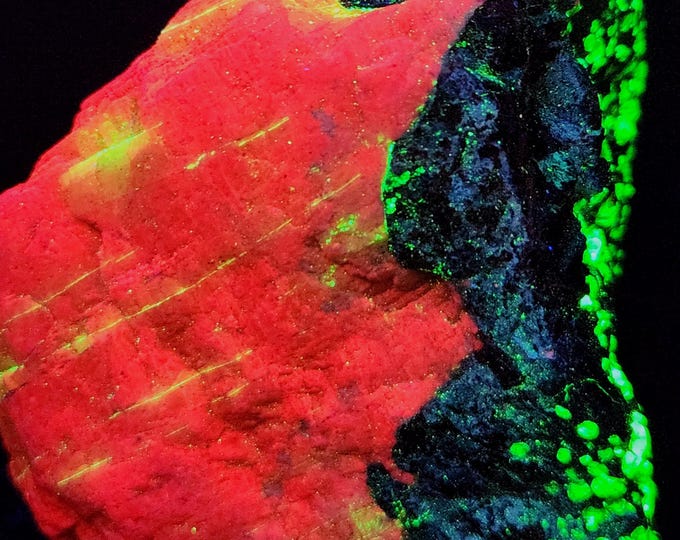 SW + LW UV Fluorescent Green / Yellow Willemite, Hydrozincite & Calcite with Zincite Franklinite Franklin Nj Ultraviolet Rock Mineral