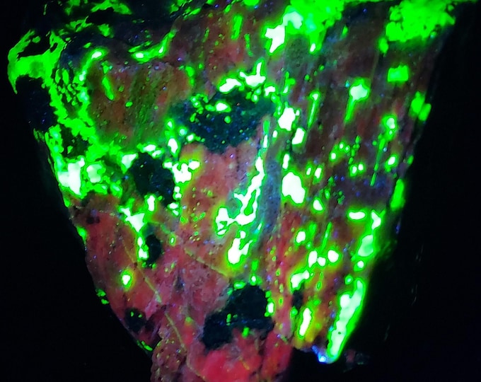 Shortwave SW + Longwave LW UV Lw Bustamite & Daylight Green Willemite Franklin New Jersey Ultraviolet Rock Mineral Specimen
