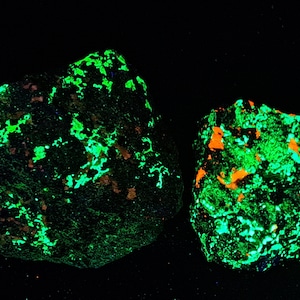 Lot of 2x Shortwave SW Ultraviolet Fluorescent Mineral Specimens Willemite Calcite & Fluorapatite + 1 w Caswellite Franklin New Jersey