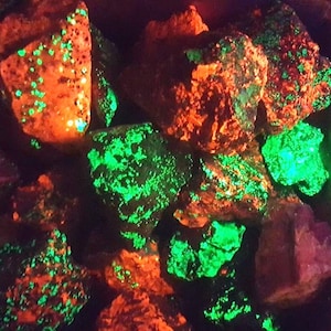1 to 20 Pound+ Lots - Franklin New Jersey Shortwave UV Fluorescent Rocks Minerals - Fluorescent Willemite & Calcite + Franklinite, Andradite
