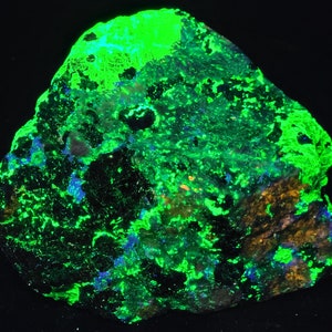 Sweet 4.3lbs SW + LW Ultraviolet Fluorescent Hardystonite, Willemite, Clinohedrite & Bustamite Franklin New Jersey UV Rocks Minerals