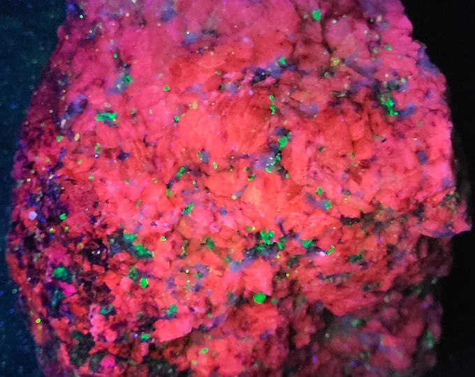 Shortwave SW + Longwave LW UV Fluorescent Willemite Fluorite var. Chlorophane & Fluorapatite in Calcite Franklin New Jersey Ultraviolet