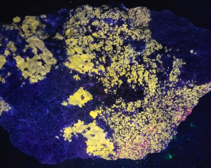 XL 5.9lbs Shortwave SW Ultraviolet Fluorescent Very Rich Wollastonite Sterling Hill Mine by Franklin New Jersey UV Rocks Minerals