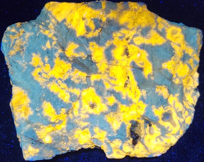 Big SW & LW UV Fluorescent Wernerite Grenville-sur-la-Rouge, Quebec, Canada - Ultraviolet Minerals