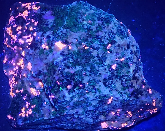 Big Shortwave SW & Longwave LW Ultraviolet Fluorescent + Phosphorescent Sphalerite Willemite Calcite Sterling Hill by Franklin NJ Uv Mineral