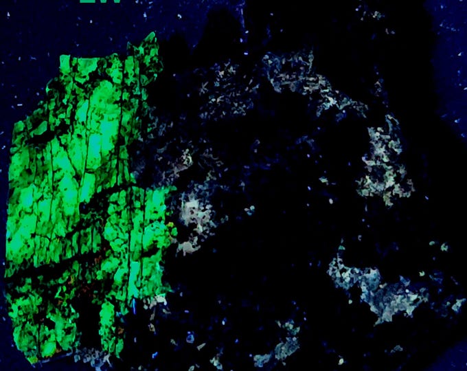 Very Large & Rare Genthelvite Sterling Hill Mine by Franklin New Jersey - SW + LW UV Fluorescent Ultraviolet Minerals