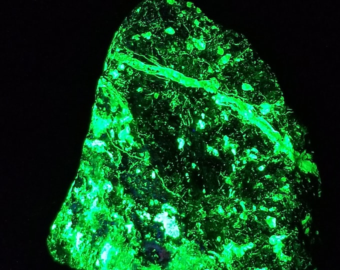 SW + LW Ultraviolet Fluorescent + SW Phosphorescent Willemite Veins w/ Zincite & Franklinite Sterling Hill by Franklin New Jersey Uv Mineral