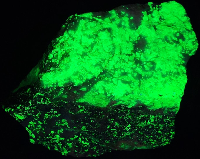 Shortwave SW + Longwave LW Uv Fluorescent Daylight Red/Green Willemite w Franklinite Sterling Hill Mine Ogdensburg by Franklin NJ