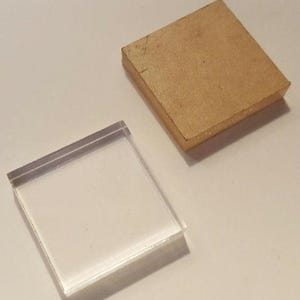 1&quot; x 0.25&quot; Clear Square Plastic Acrylic Mineral / Collectible / Specimen Display Bases 1&quot; x 1/4&quot; Thick