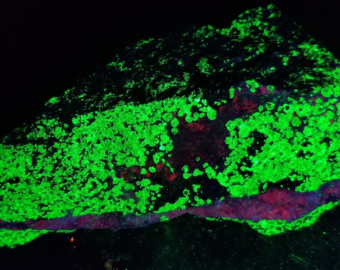 Big 3lbs+ Shortwave SW UV Fluorescent "Ribbon Ore" - Calcite Vein in Red Willemite - Sterling Hill Mine by Franklin New Jersey Minerals