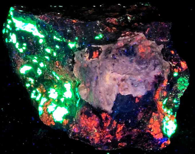 Shortwave SW UV Fluorescent Fluorapatite Willemite & Calcite Franklin New Jersey Shortwave Rock Ultraviolet Mineral Specimen