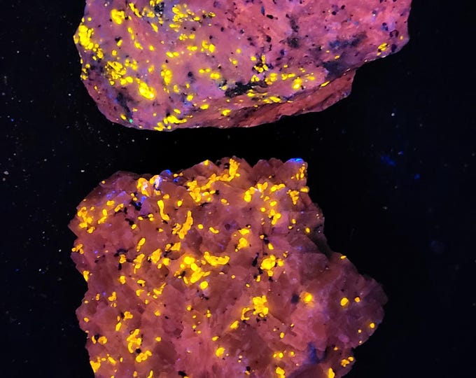 Lot of 2x Shortwave SW UV Fluorescent Wollastonite & Calcite from Sterling Hill Mine by Franklin New Jersey Ultraviolet Minerals