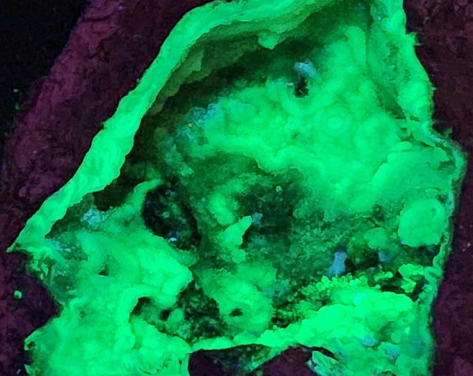 Big 4.25" UV Fluorescent Dugway Geode Half - Agate, Chalcedony, Quartz Crystals - Juab County, Utah - Ultraviolet Minerals