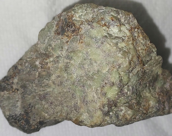 SW + LW UV Fluorescent Daylight Green Willemite w/ Glaucochroite + Franklinite Franklin Mine New Jersey Ultraviolet Minerals Rocks