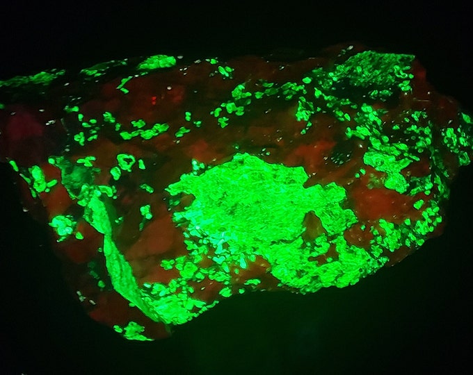 Big 3.35 lbs Shortwave SW + Longwave LW UV Fluorescent Willemite & Calcite Franklin New Jersey Ultraviolet Rock Mineral Specimen