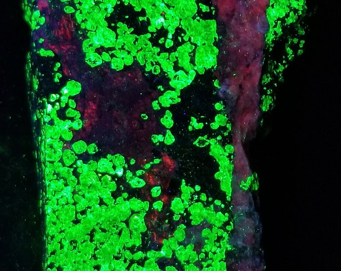 Big 3lbs+ Shortwave SW UV Fluorescent "Ribbon Ore" - Calcite Vein in Red Willemite - Sterling Hill Mine by Franklin New Jersey Minerals