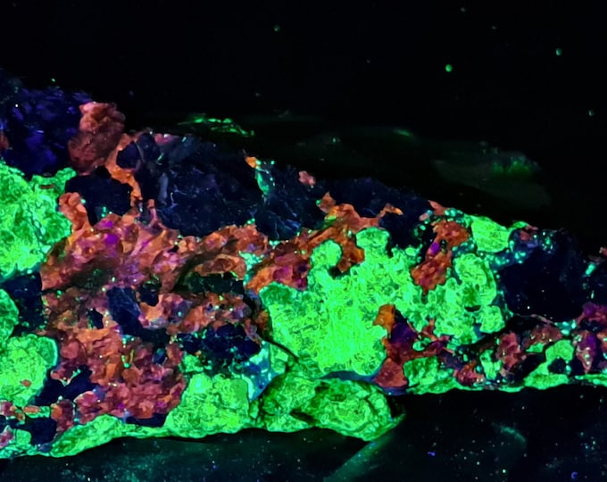 SW + LW UV Fluorescent Sphalerite & Troosite Willemite + Led Lw Blue-White Calcite Sterling Hill Franklin Mining Dist New Jersey Ultraviolet