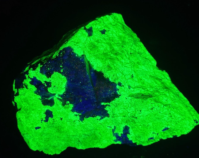 Nice & Unusual 2.3lbs Shortwave SW Ultraviolet Fluorescent Hardystonite in Green Willemite Franklin NJ UV Minerals