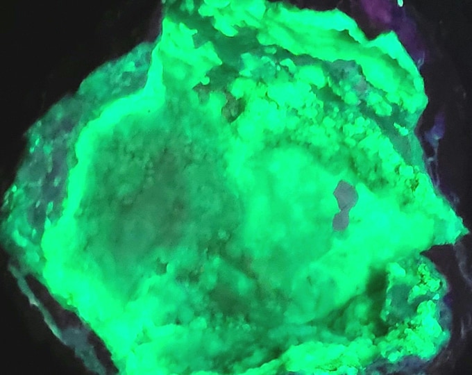 Gergeous Huge 12.6lbs SW + LW Ultraviolet Fluorescent Chalcedony Geode from Mexico UV Minerals Botryoidal Agate