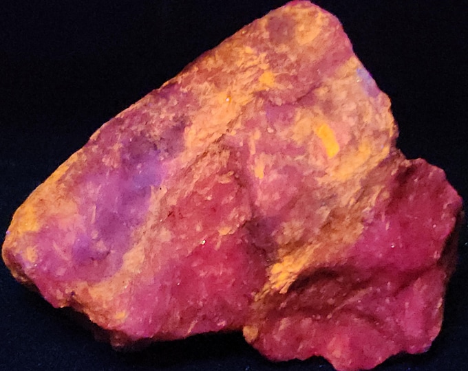 Very Nice & Super Bright SW MW LW Ultraviolet Fluorescent Clino-Suenoite from Talcville, New York, Usa Uv Minerals