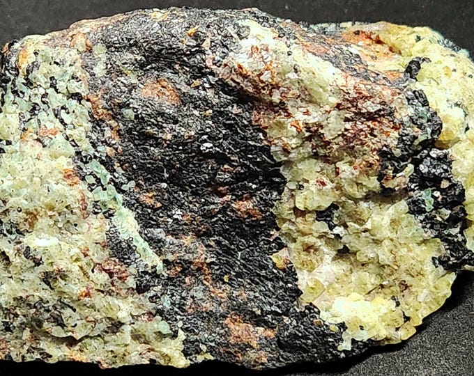SW + LW UV Fluorescent Daylight Green & Yellow Willemite + Calcite w/ Zincite + Franklinite Franklin New Jersey Ultraviolet Minerals