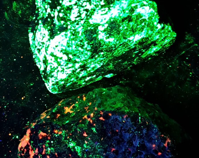 Lot 2x Shortwave SW Ultraviolet Fluorescent Rocks Willemite Calcite Hydrozincite w/ Zincite Franklinite Sterling Hill Franklin New Jersey UV