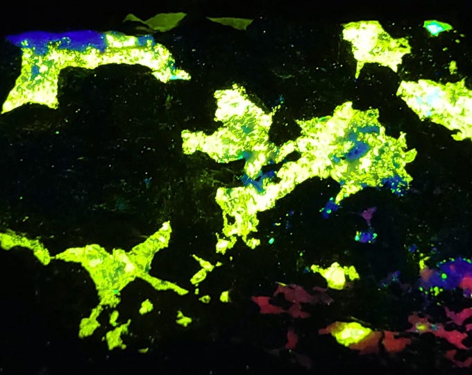 Big A++ Shortwave SW Uv Fluorescent 4-Color - Esperite Hardystonite Willemite Calcite Franklin New Jersey Ultraviolet Minerals