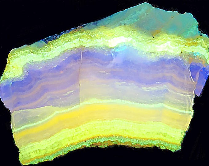 23.4g Multi-Wave UV Fluorescent Hokkaidoite in Opal from Hokkaido, Japan - Shortwave Sw + Longwave Lw + Midwave Mw Ultraviolet Minerals
