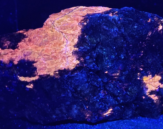 SW LW UV Fluorescent + Phosphorescent Sphalerite & Willemite w Rich Covellite Sterling Hill Mine by Franklin NJj Ultraviolet Minerals