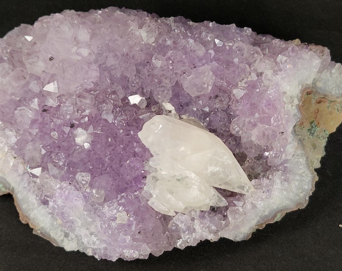 Purple Amethyst Crystals Plate with Shortwave UV Fluorescent Calcite from Brazil
