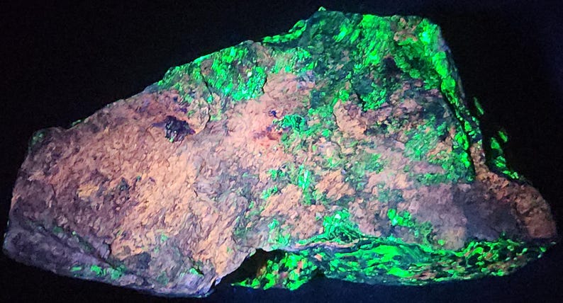 Red Phosphorescent Rocks Big UV Fluorescent + Phosphorescent Willemite Calcite & Sphalerite ...