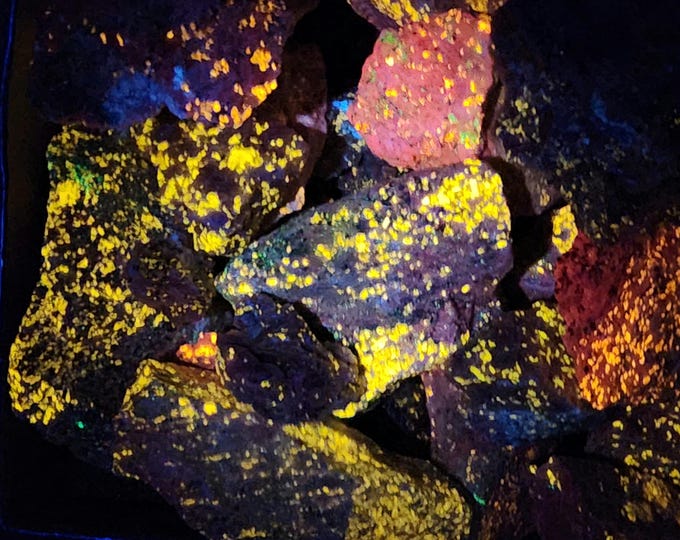 1lb+ Lot of Shortwave SW UV Fluorescent Wollastonite in Calcite Sterling Hill Mine by Franklin New Jersey Rocks Minerals
