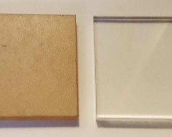 Bases de exhibición de muestras/coleccionables/minerales de plástico acrílico cuadrado transparente de 2,5" x 0,25" y 1/4" de espesor