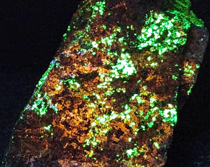 Shortwave SW UV Clinohedrite Willemite & Hardystonite - Franklin New Jersey Ultraviolet Rock Mineral Specimen