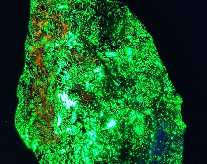 SW + LW UV Fluorescent Willemite & Clinohedrite w/ Axinite Native Lead Hendricksite Franklinite Andradite Franklin Mine Nj Mineral Specimen