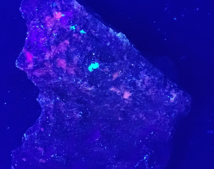 SW LW UV Fluorescent Rare Genthelvite & Calcite Sterling Hill Mine by Franklin New Jersey Ultraviolet Minerals