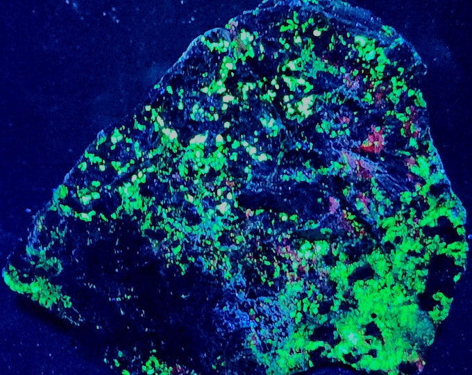 Shortwave SW + Longwave LW UV Fluorescent Bustamite & Willemite Franklin New Jersey Minerals Rocks