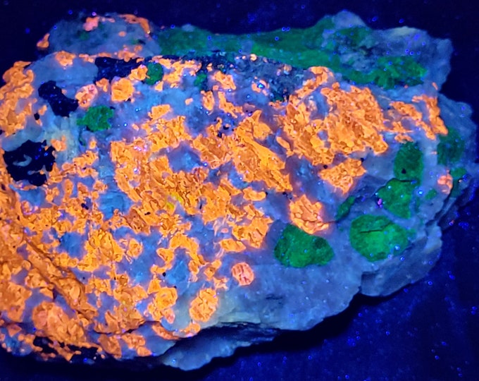 Top SW Shortwave + LW Longwave Uv Fluorescent + Phosphorescent - Crystalline Sphalerite, Willemite & Calcite Sterling Hill by Franklin NJ