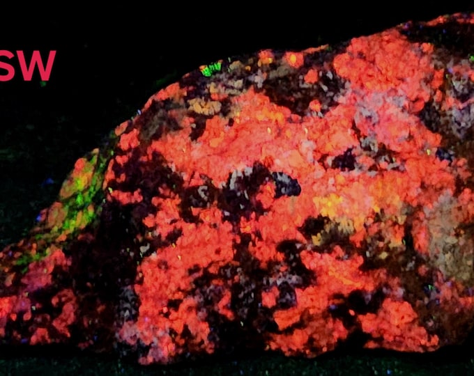 SW LW UV Rare Axinite-Mn Manganaxinite Clinohedrite Willemite Franklin Nj Fluorescent Minerals