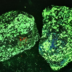Lot of 2x Shortwave SW Ultraviolet Fluorescent Willemite w/ Minor Hardystonite & Calcite Franklin Mine New Jersey UV Rock Mineral